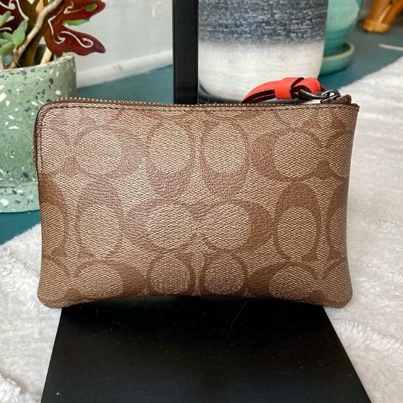 Coach X Keith Haring ✨HP✨ Heart Corner Zip Monogram Wristlet F12998 - Picture 5 of 13